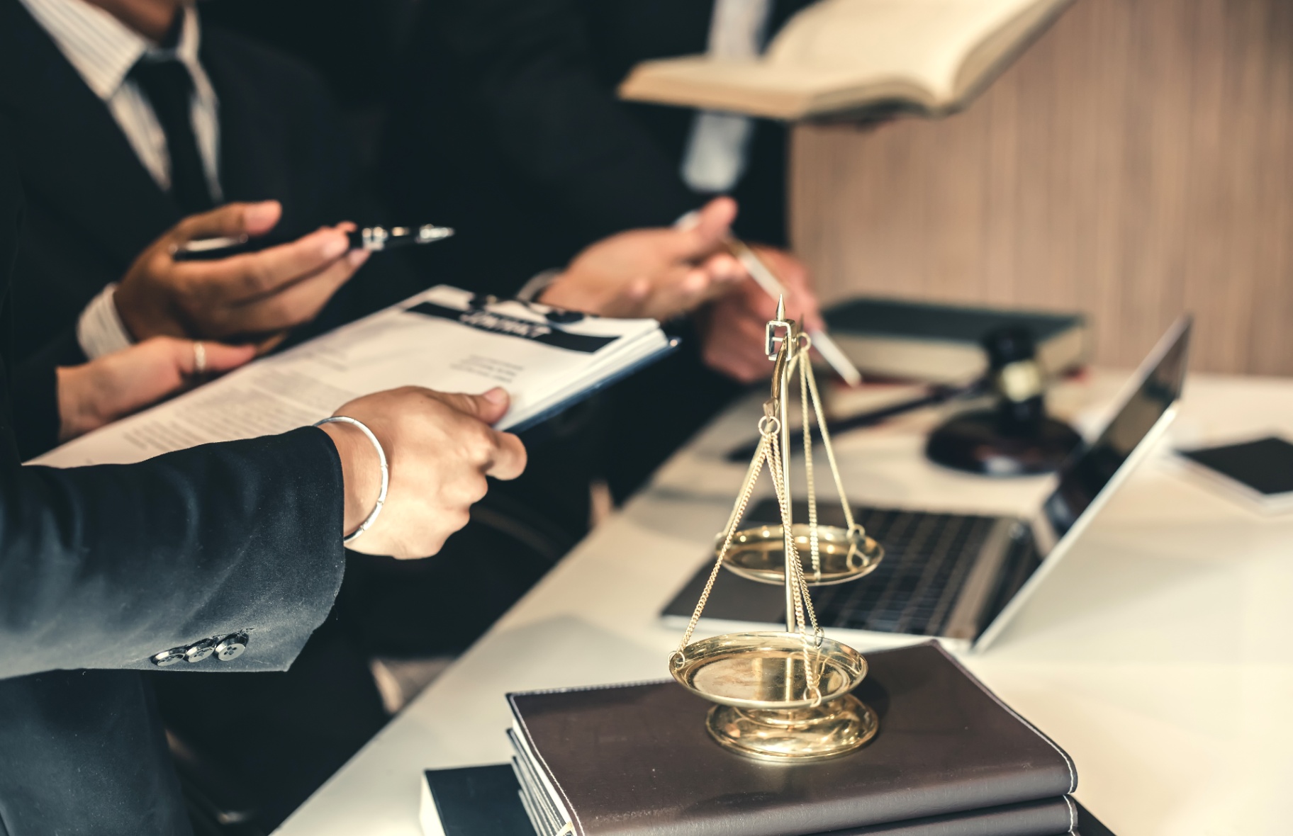 Why Canadian Businesses Choose Our Legal Expertise and Strategic Support